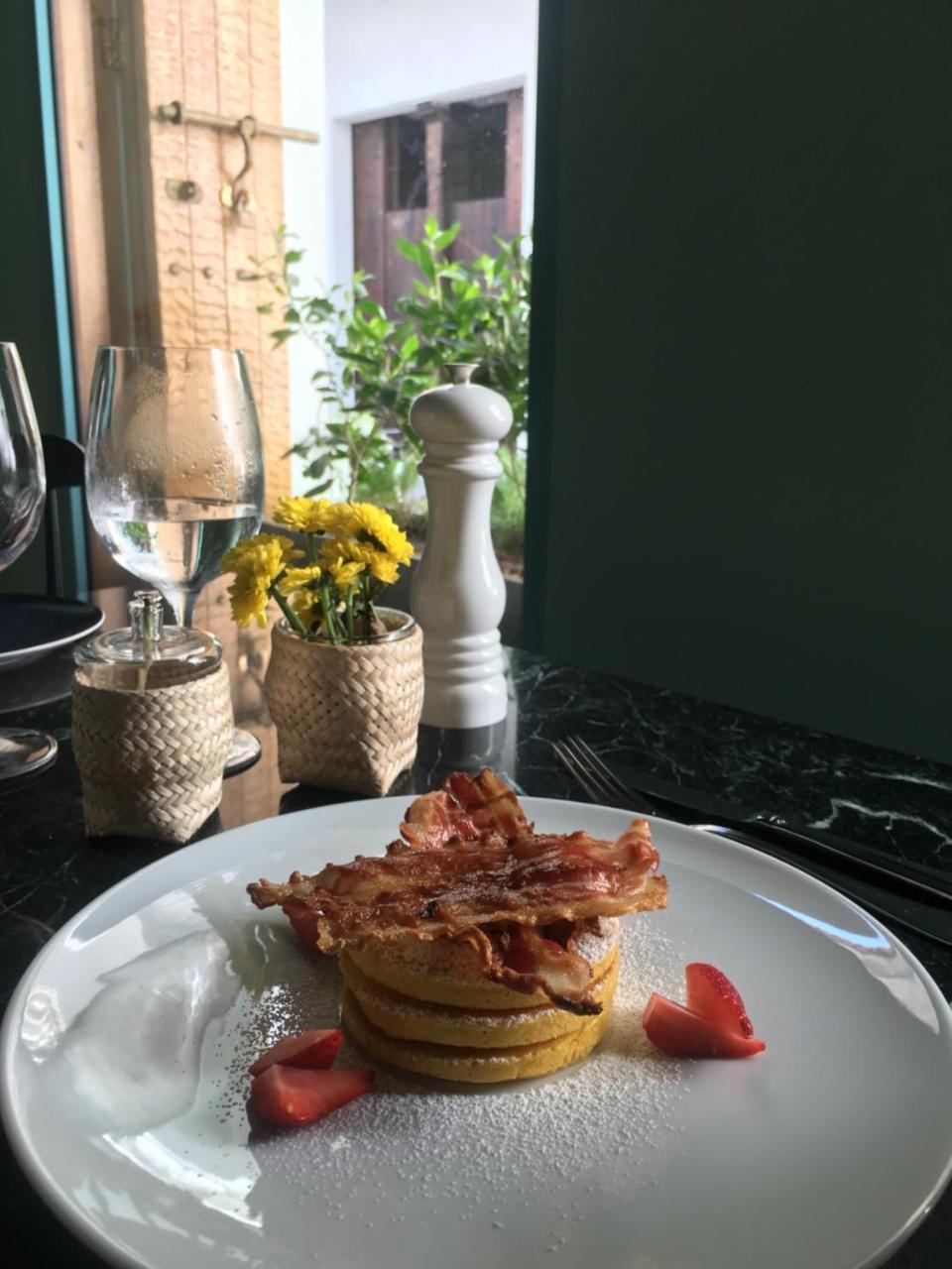 Hotel Boutique Casona Del Colegio Cartagena المظهر الخارجي الصورة A bacon and egg pie